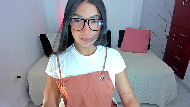 Snapshot of martina_roldam chatting on June 3, 2026, 2:12 am martina roldam online show from June 3, 2026, 2:12 am