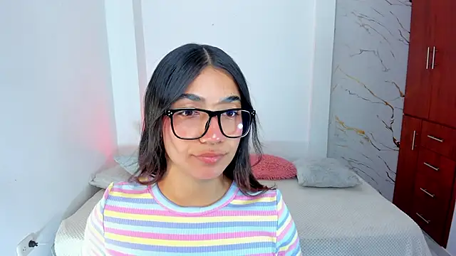 martina roldam online show from May 6, 2026, 12:36 am