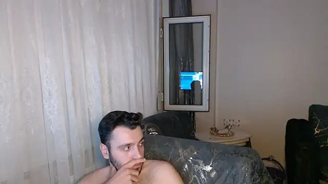 Snapshot of handsomeee04 chatting on July 11, 2026, 10:43 pm handsomeee04 online show from July 11, 2026, 10:43 pm