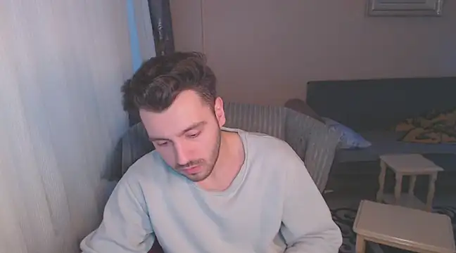 handsomeee04 online show from March 11, 2025, 4:19 am