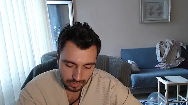 handsomeee04 online show from October 6, 2025, 2:51 pm