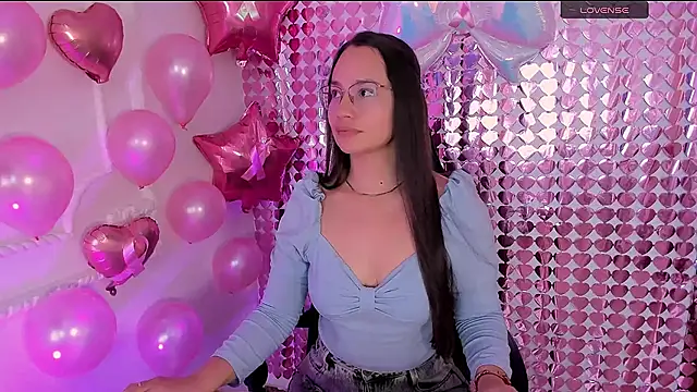 emmaTorres1 online show from October 11, 2025, 2:07 pm