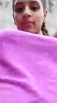 charlotes28 online show from January 2, 2025, 3:40 pm