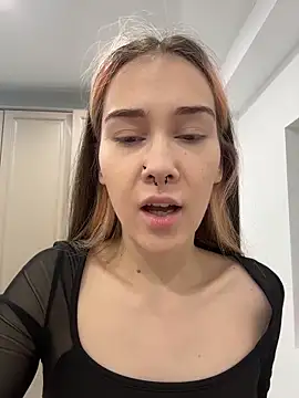 SashaMeow online show from April 28, 2026, 4:22 pm