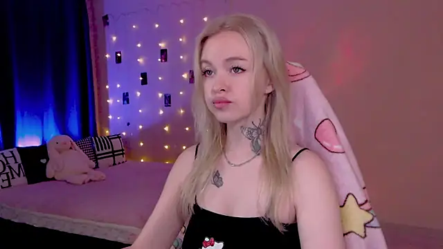 Snapshot of Naughty_Mable chatting on June 12, 2026, 11:35 pm Naughty Mable online show from June 12, 2026, 11:35 pm