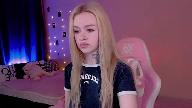 Snapshot of Naughty_Mable chatting on May 11, 2026, 12:12 am Naughty Mable online show from May 11, 2026, 12:12 am