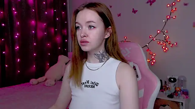 Snapshot of Naughty_Mable chatting on October 22, 2025, 11:47 pm Naughty Mable online show from October 22, 2025, 11:47 pm