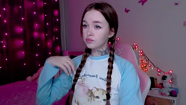 Snapshot of Naughty_Mable chatting on November 12, 2025, 12:37 am Naughty Mable online show from November 12, 2025, 12:37 am