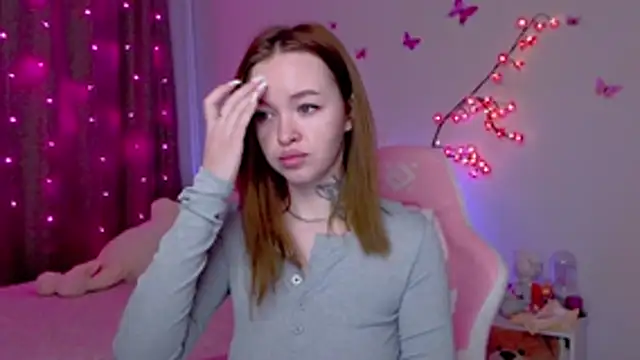 Snapshot of Naughty_Mable chatting on October 7, 2025, 12:11 am Naughty Mable online show from October 7, 2025, 12:11 am