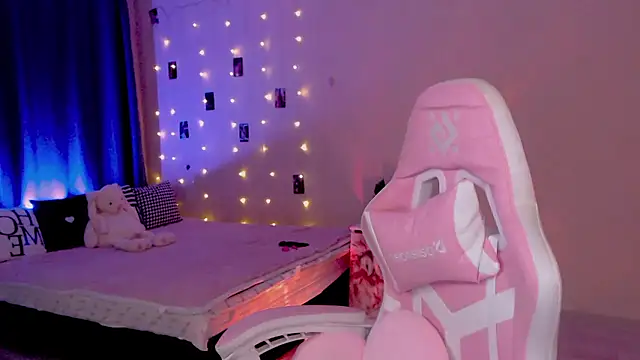 Snapshot of Naughty_Mable chatting on June 11, 2026, 3:03 am Naughty Mable online show from June 11, 2026, 3:03 am
