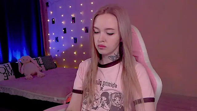 Snapshot of Naughty_Mable chatting on June 20, 2026, 12:48 am Naughty Mable online show from June 20, 2026, 12:48 am