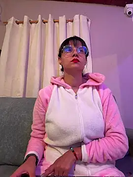 Abril jones10 online show from January 13, 2026, 4:05 am