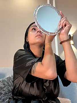 Snapshot of Abril_jones10 chatting on November 30, 2025, 9:26 pm Abril jones10 online show from November 30, 2025, 9:26 pm