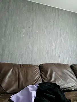 Purple  lips online show from March 6, 2025, 6:26 pm