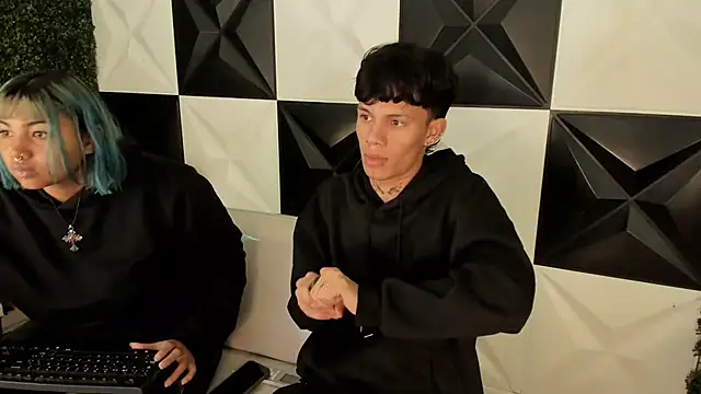 Snapshot of andy_dan18 chatting on November 16, 2025, 6:34 pm andy dan18 online show from November 16, 2025, 6:34 pm