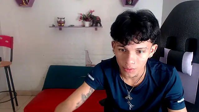 Snapshot of andy_dan18 chatting on November 9, 2025, 3:16 pm andy dan18 online show from November 9, 2025, 3:16 pm