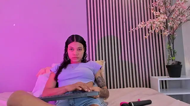 Snapshot of GysellHanson chatting on February 18, 2026, 11:39 am GysellHanson online show from February 18, 2026, 11:39 am