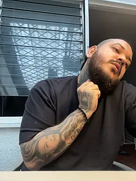 El Titan1998 online show from November 17, 2025, 9:41 pm