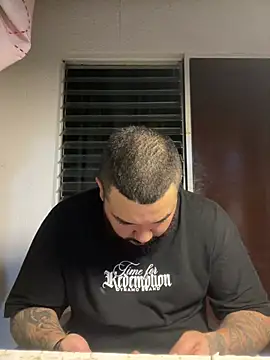 El Titan1998 online show from February 23, 2026, 11:49 pm