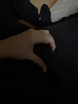 Snapshot of Dvddd chatting on December 3, 2025, 10:03 am Dvddd online show from December 3, 2025, 10:03 am