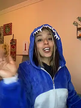 Snapshot of BlueStoneX chatting on December 4, 2025, 7:07 am BlueStoneX online show from December 4, 2025, 7:07 am