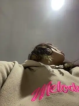 Snapshot of BlueStoneX chatting on October 28, 2025, 8:24 am BlueStoneX online show from October 28, 2025, 8:24 am