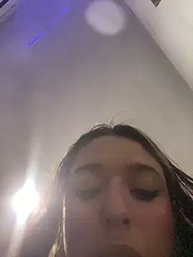 Snapshot of BlueStoneX chatting on November 4, 2025, 6:50 am BlueStoneX online show from November 4, 2025, 6:50 am