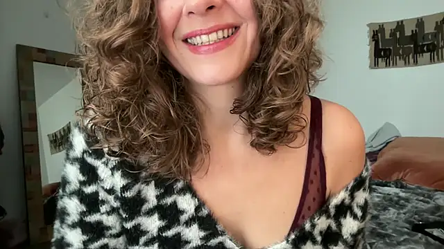 Snapshot of leahsparkles chatting on November 3, 2025, 3:04 pm leahsparkles online show from November 3, 2025, 3:04 pm