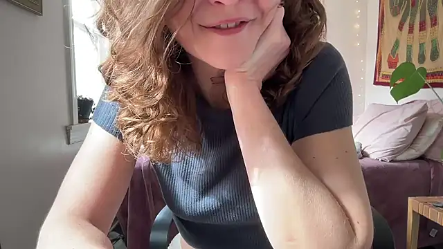 leahsparkles online show from March 13, 2025, 3:06 pm