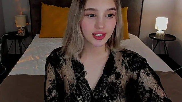 Snapshot of AngelicaKleee chatting on February 5, 2025, 8:11 am AngelicaKleee online show from February 5, 2025, 8:11 am