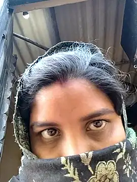 Snapshot of sweet_suman chatting on December 15, 2025, 4:29 am sweet suman online show from December 15, 2025, 4:29 am