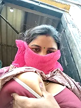 Snapshot of sweet_suman chatting on November 19, 2025, 5:29 am sweet suman online show from November 19, 2025, 5:29 am