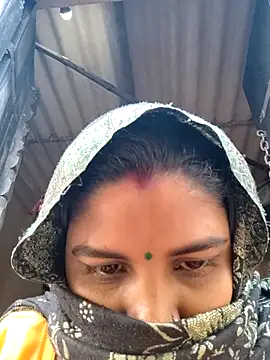 Snapshot of sweet_suman chatting on December 16, 2025, 4:17 am sweet suman online show from December 16, 2025, 4:17 am