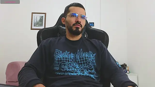 Snapshot of Massimoo_07 chatting on December 1, 2025, 6:31 pm Massimoo 07 online show from December 1, 2025, 6:31 pm