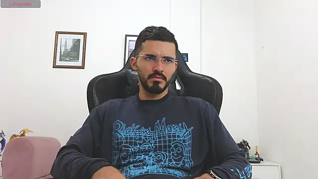 Snapshot of Massimoo_07 chatting on October 24, 2025, 4:17 pm Massimoo 07 online show from October 24, 2025, 4:17 pm