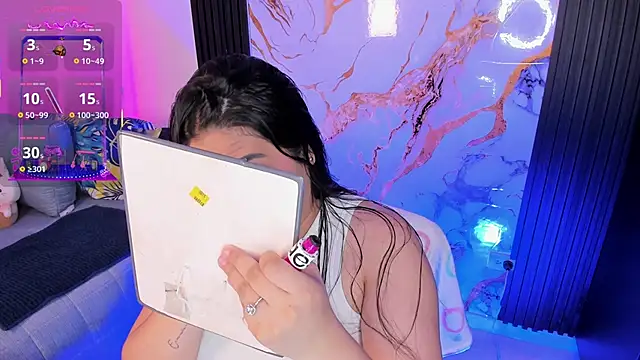 stefany duque1  online show from March 6, 2026, 10:05 pm