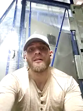 Snapshot of bigdjake1993 chatting on December 22, 2024, 5:33 am bigdjake1993 online show from December 22, 2024, 5:33 am