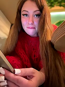 Snapshot of AndreaMood chatting on October 1, 2025, 11:36 am AndreaMood online show from October 1, 2025, 11:36 am