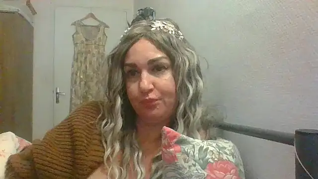 BELLAMORGANE1 online show from December 23, 2024, 6:15 pm