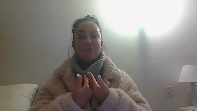 BELLAMORGANE1 online show from January 1, 2025, 4:50 pm