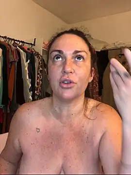 BELLAMORGANE1 online show from May 5, 2026, 10:18 am