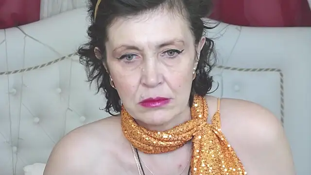 Snapshot of SilviaHart chatting on December 14, 2025, 6:52 am SilviaHart online show from December 14, 2025, 6:52 am