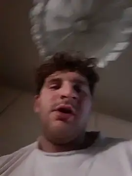 michemichemiche8 online show from November 9, 2025, 9:24 am