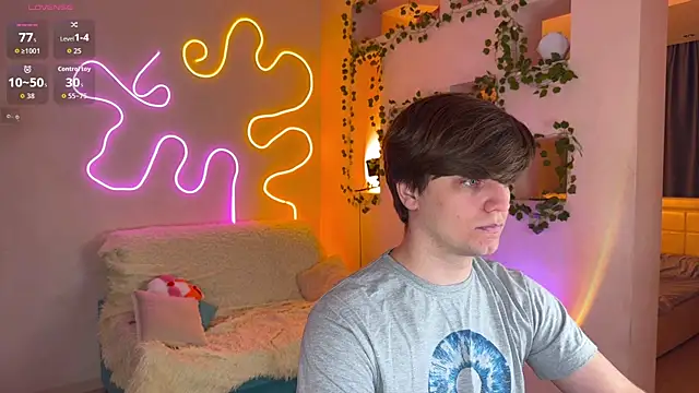 Snapshot of RobertAndLinela chatting on November 7, 2025, 4:33 pm RobertAndLinela online show from November 7, 2025, 4:33 pm