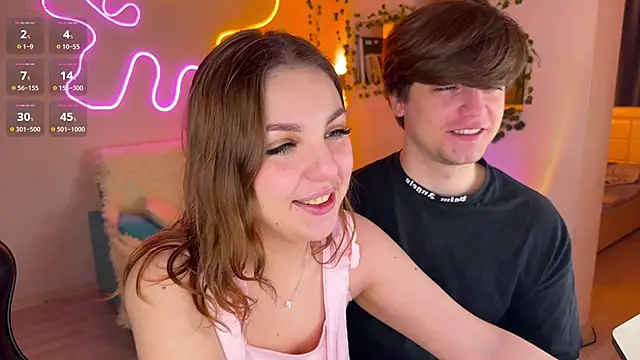 Snapshot of RobertAndLinela chatting on November 6, 2025, 2:32 pm RobertAndLinela online show from November 6, 2025, 2:32 pm