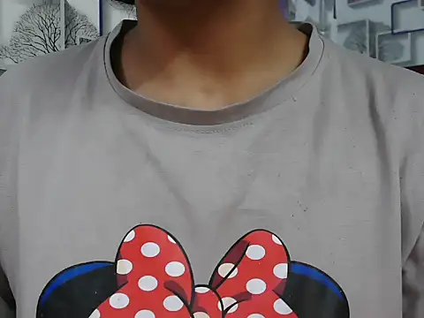 Snapshot of Somiya87 chatting on December 5, 2025, 6:06 pm Somiya87 online show from December 5, 2025, 6:06 pm