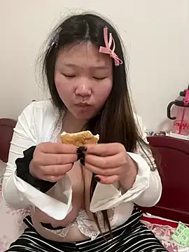 Snapshot of Happyou2 chatting on March 14, 2025, 12:29 pm Happyou2 online show from March 14, 2025, 12:29 pm