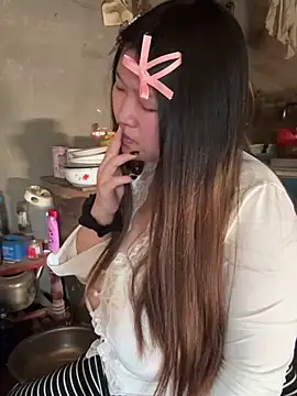 Snapshot of Happyou2 chatting on March 14, 2025, 4:10 am Happyou2 online show from March 14, 2025, 4:10 am