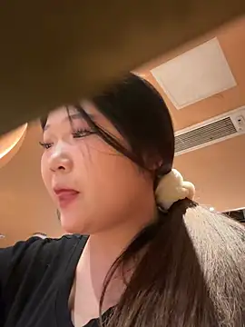 Snapshot of Happyou2 chatting on February 22, 2025, 10:07 am Happyou2 online show from February 22, 2025, 10:07 am