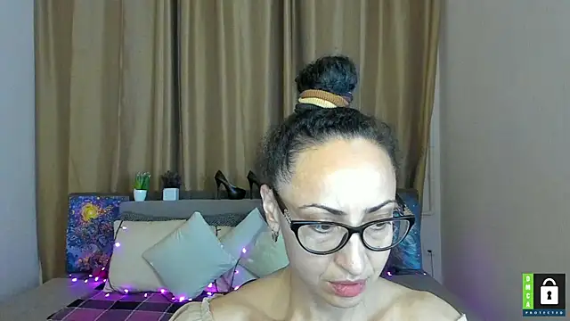 Arianasweety23 online show from November 11, 2025, 6:25 pm